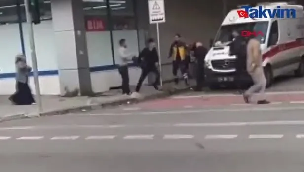 Bağcılar’da komşular arasında halı silkeleme kavgası! 3 yaralı…