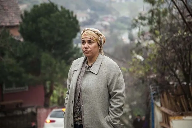 Yeşim Ceren Bozoğlu verdikçe veriyor mayolu pozlarını peş peşe paylaşıyor! Kuruluş Osman'ın Hazal Hatun'u eridi bitti-2