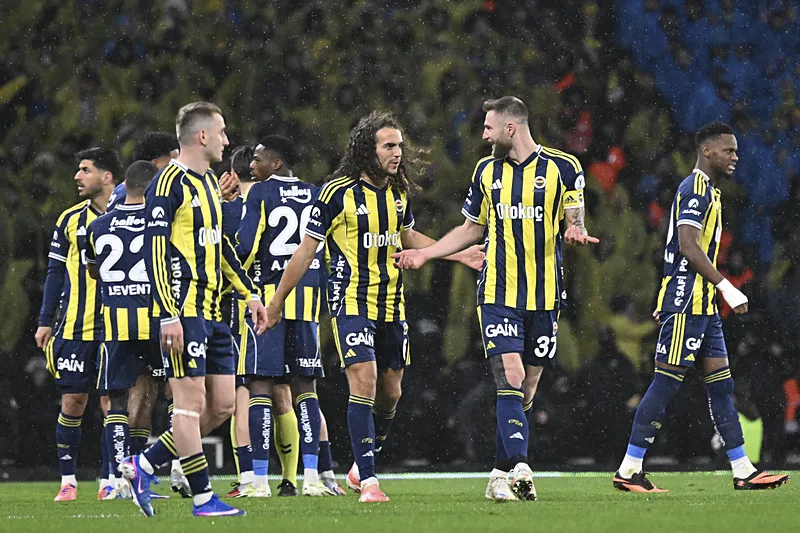 Spor yazarları Galatasaray - Fenerbahçe Süper Kupa finalini yorumladı! "Patron geldi" - 20