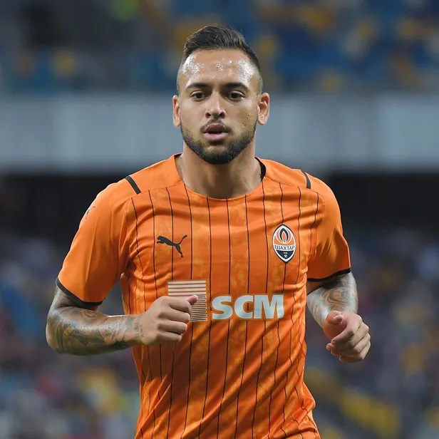 fenerbahce-ve-galatasaray-yildiz-oyuncu-maycon-icin-devrede-1688252668404.jpeg Fenerbahçe ve Galatasaray yıldız oyuncu Maycon için devrede-2