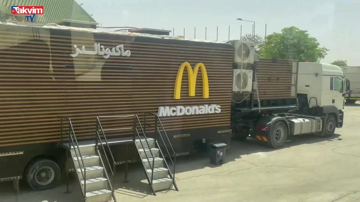 Trump Riyad’da hamburger TIR’ıyla karşılandı!