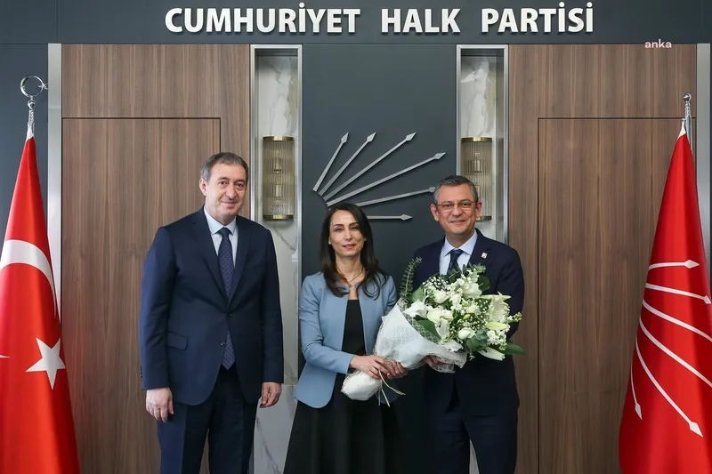 chp-ve-dem-arasindaki-kirli-isbirligi-ayyuka-cikti-chpli-baris-yarkadastan-bomba-itiraf-20-dem-partili-chp-lis-1708373012917.jpeg