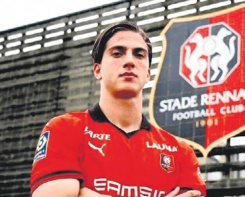 Rennes Bertuğ’u kiralıyor