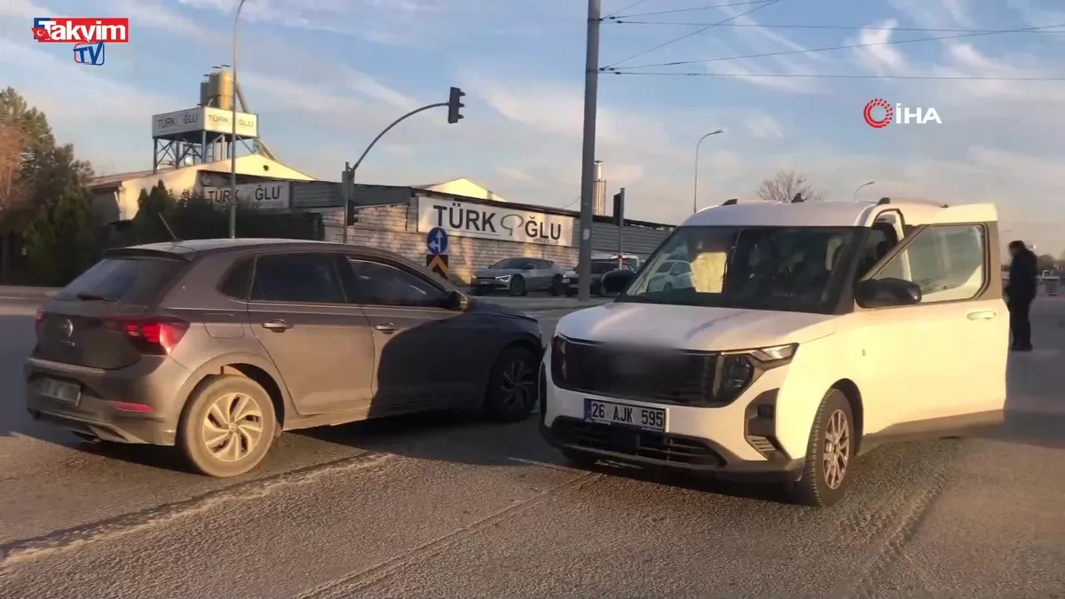 Eskişehir’de kavşakta çarpışma: 6 yaralı!