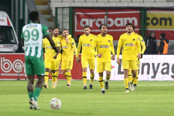 konyaspor-kotu-gidisati-durduramiyor-evinde-istanbulspora-yenildi-1675357077389.jpg Konyaspor kötü gidişatı durduramıyor: Evinde İstanbulspor'a yenildi-4