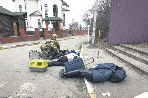 air-darbe-1646606067351.jpeg Rusya-Ukrayna savaşında bugüne kadar şehirleri bombalayan toplam 44 Rus jeti ve 48 savaş helikopteri düşürüldü-10