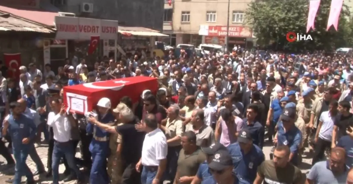 Elazığ'da şehidi binler uğurladı