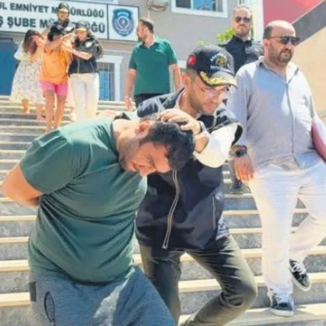 İnsan kılığındaki vampir