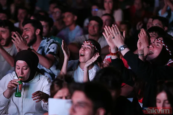 Türkiye'nin grup coşkusu! Taraftar sokakları sevinç çığlıklarıyla inletti - 18