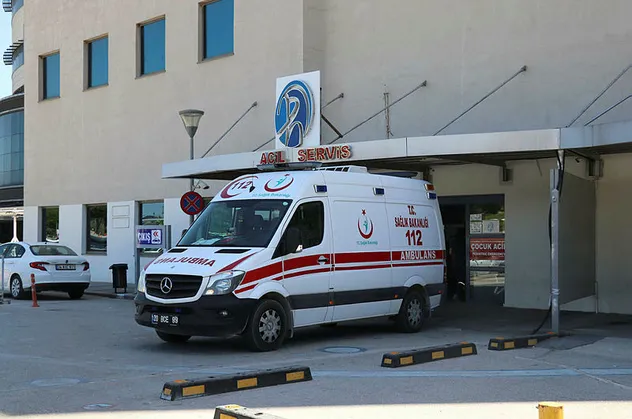 Denizli'de feci kaza! Kontrolden çıkan araç tarlaya uçtu! Ölü ve yaralılar var