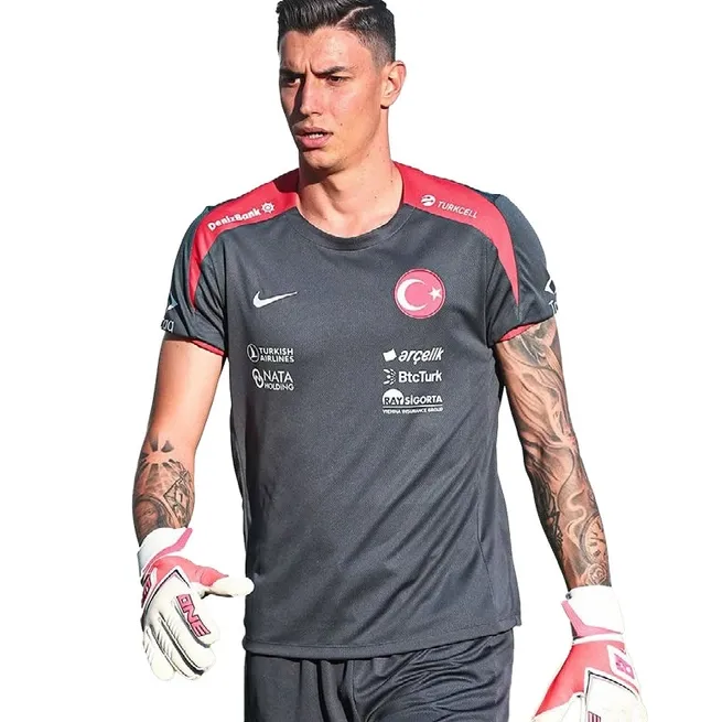 Berke Özer krizi