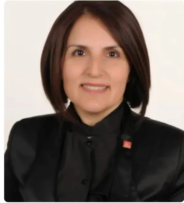ak-partili-uye-konusurken-chplilerin-kufru-mikrofona-takildi-1780673640902.jpeg AK Partili üye konuşurken CHP’lilerin küfrü mikrofona takıldı-5
