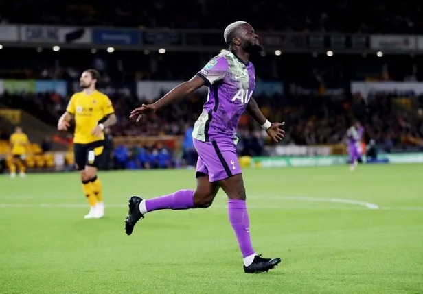 fenerbahceden-ezeli-rakibi-galatasaraya-buyuk-ters-kose-o-ismi-elinden-kaptilar-1691392030224.jpg O ismi de kaptılar! Bu kez Fenerbahçe'den ezeli rakibi Galatasaray'a ters köşe-4