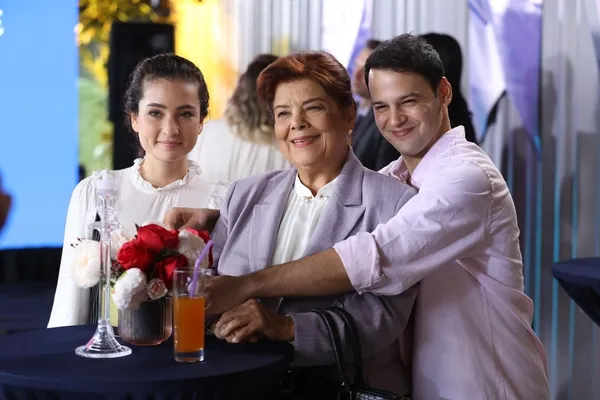 kardeslerim-103-bolum-2-fragmani-yayinlandi-gercekten-aile-olabiliriz-1698931834501.jpg Kardeşlerim 103. bölüm 2. fragmanı yayınlandı: Gerçekten aile olabiliriz!-3