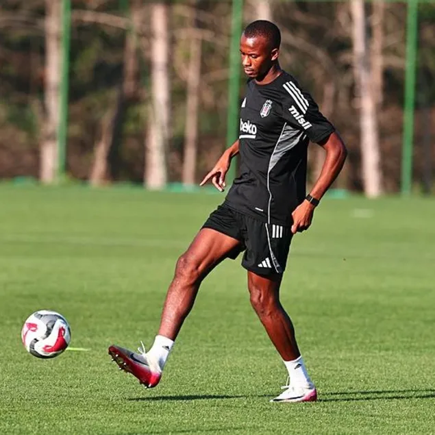 Beşiktaş’ta Djalo’ya tam puan