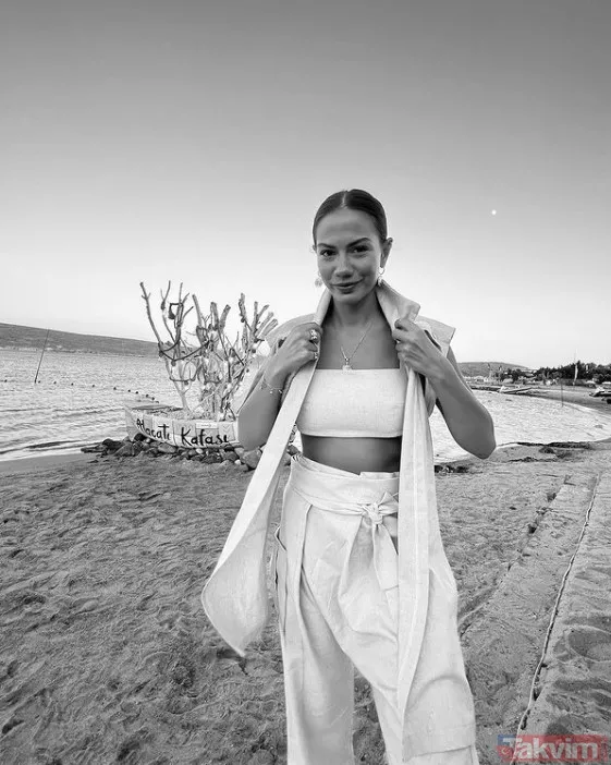 Demet Özdemir'in kumsal pozu olay! Oğuzhan Koç'la düğününe 4 gün kala o kare ortalığı yıktı geçti herkes yorum yağmuruna tuttu - 5