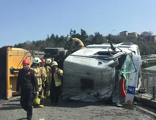İBB’ye ait asfalt yüklü kamyon kontrolden çıkarak devrildi