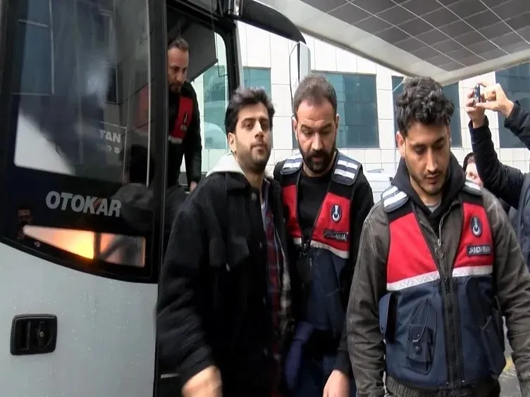 unlu-isimlere-bir-dalga-daha-hasan-can-kaya-reynmen-cakal-enes-batur-ve-nisa-bolukbasi-listede-adli-tipta-orne-1769898264108.jpeg Ünlü isimlere bir dalga daha: Hasan Can Kaya, Reynmen, Çakal, Enes Batur ve Nisa Bölükbaşı listede! Adli Tıp'ta örnek verdiler-2