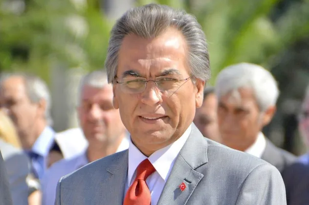 CHP'li Başkan İsmail Uygur'dan 1. derece torpil! Yüzlerce işçiyi işten çıkaran başkan oğlunu işe aldı