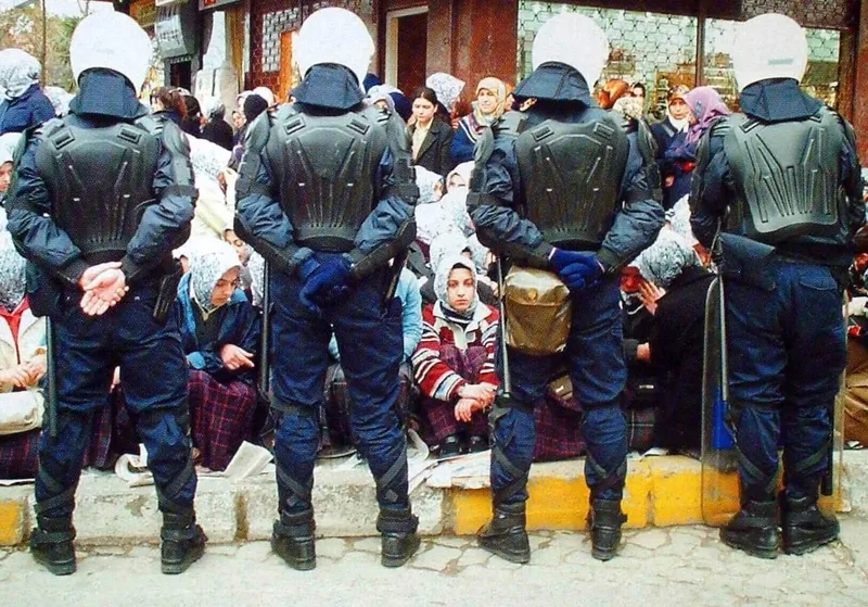 baskan-erdogan-28-subatin-yasakci-uygulamalarini-bu-imza-ile-kaldirdi-1772269514187.jpeg Başkan Erdoğan 28 Şubat'ın yasakçı uygulamalarını bu imza ile kaldırdı!-4