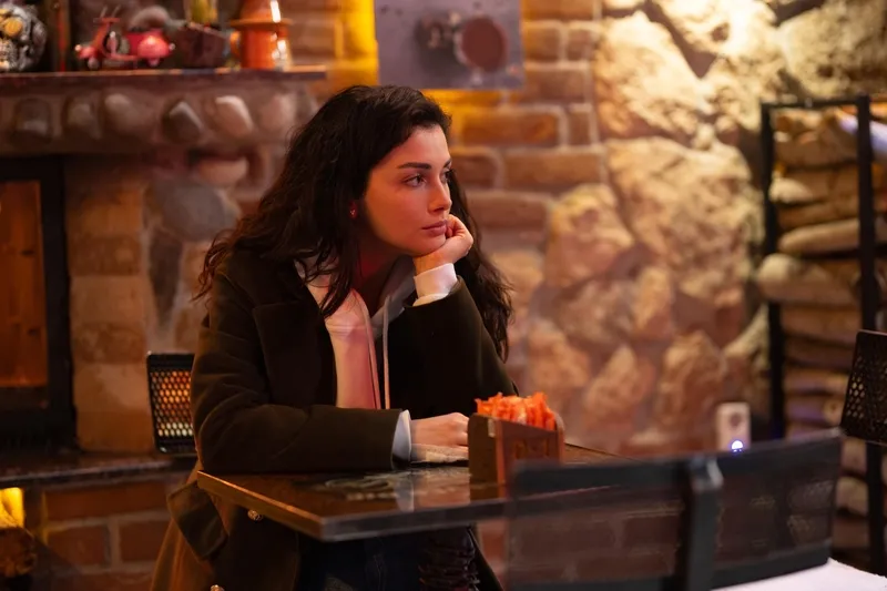 safir-22-bolum-nefes-kesecek-feraye-atesin-yanina-tasiniyor-1706274467492.jpg Safir 22. bölüm nefes kesecek! Feraye, Ateş’in yanına taşınıyor-4