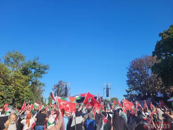 Takvim.com.tr, Ayasofya'da! Binlerce kişi Filistin için meydanlara akın etti | İşte o anlar... - 4