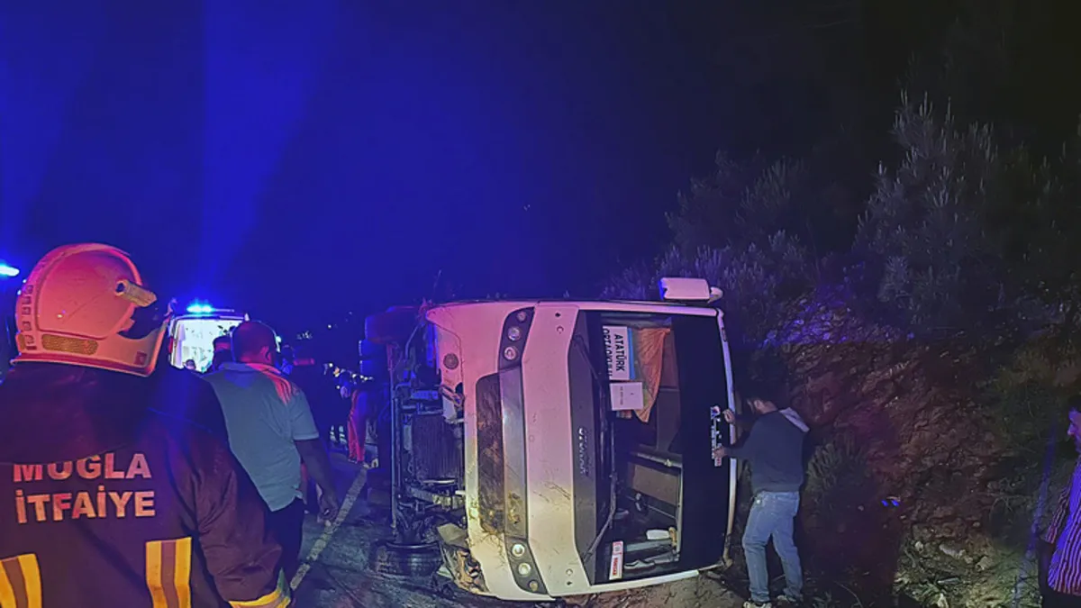 İZLE I Muğla'da feci kaza! Öğrencileri taşıyan midibüs şarampole uçtu: Çok sayıda yaralı var