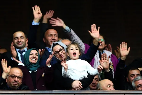 Cumhurbaşkanı'yla kız çocuğunun gülümseten diyaloğu-3