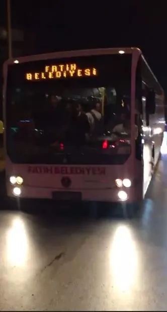 İstanbullu yolda kaldı! CHP'li İBB yolcuları taşıyamayınca AK Partili belediyeler seferber oldu-3