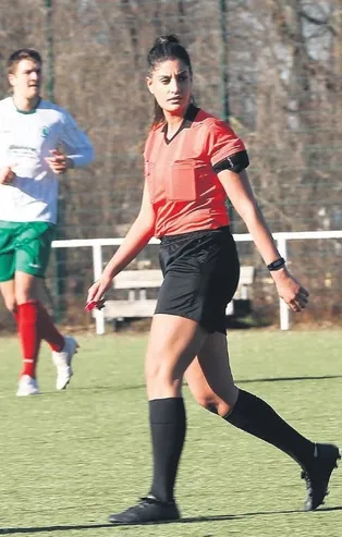 Almanya’nın ilk Türk hakemi Aylin Acur