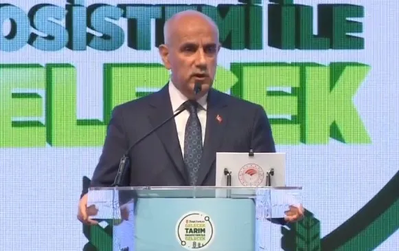 tarimin-gelecegi-masada-bakan-nebati-ve-bakan-kirisciden-cok-onemli-aciklamalar-1652429883157.jpg