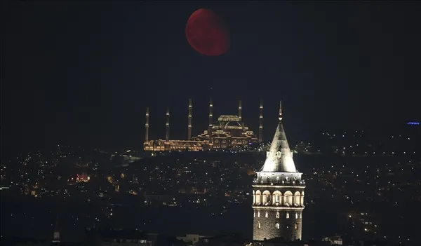 istanbul-avrupanin-1-numarali-sehri-secildi-istanbul-havalimanindan-ovguyle-bahsedildi-1631370324732.jpg