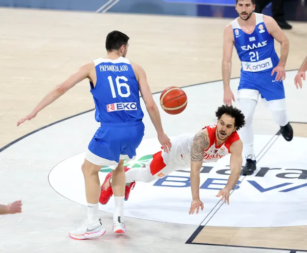 son-dakika-a-milli-erkek-basketbol-takimi-yunanistana-sinan-erdemde-76-67-yenildi-1646074818010.jpg