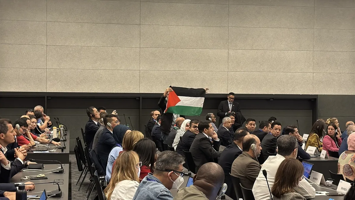 Kürsüde siyoniste yer yok! BM konferansında İsrailli diplomata protesto: Konuşması yarıda kaldı