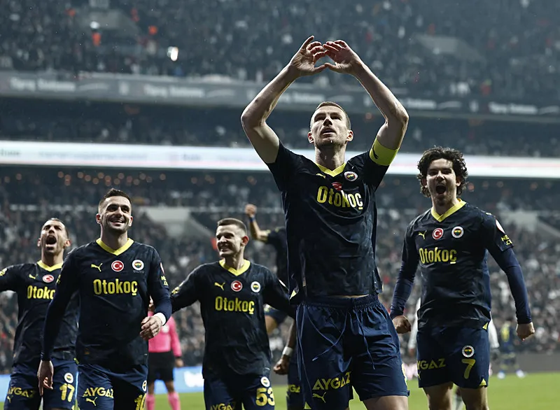 Dünya yıldızı golcü adım adım Fenerbahçe'ye: Sosyal medyadan takip etti! - 15