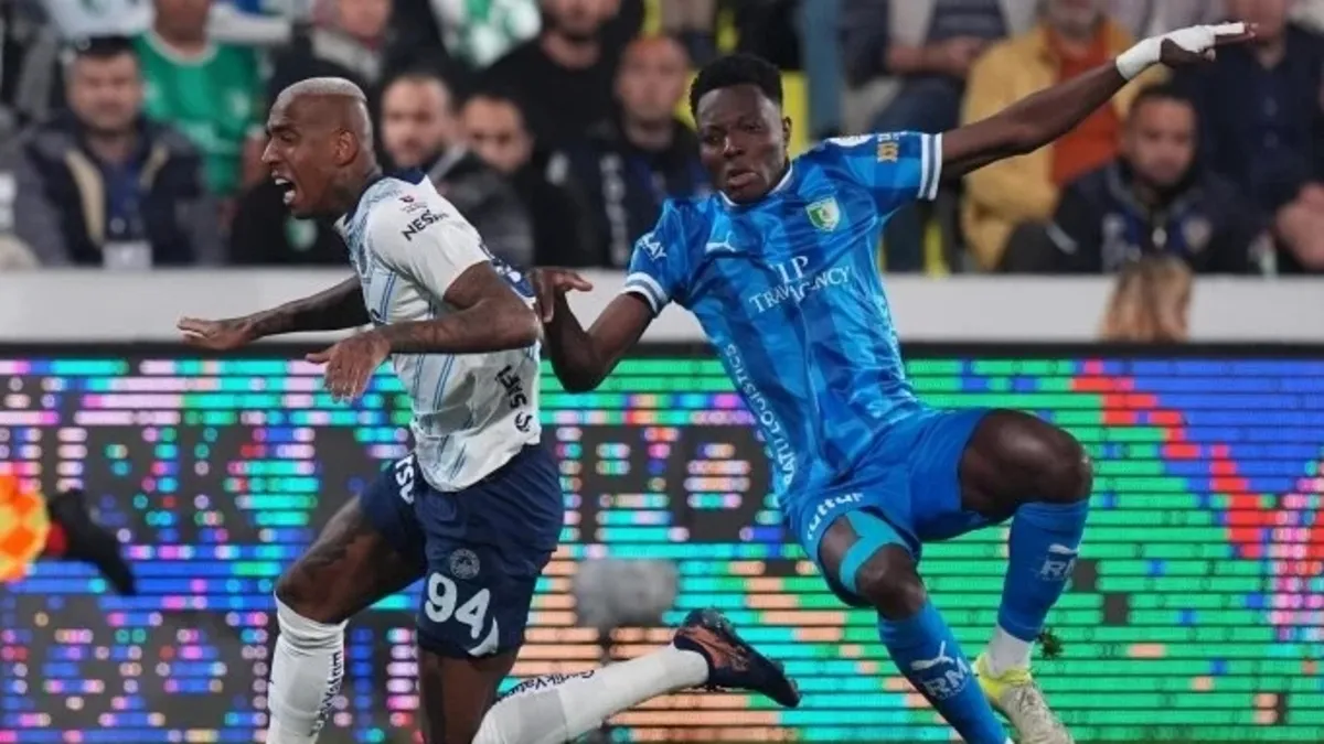 Anderson Talisca'dan ilk penaltı golü!