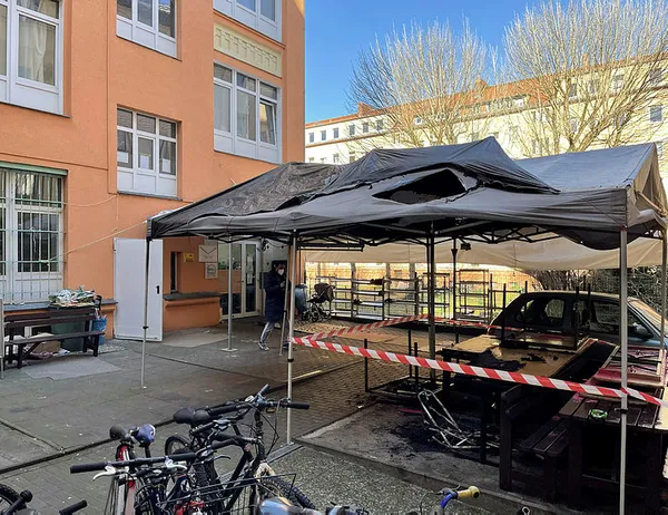 İslam düşmanları yine iş başında! Berlin'de bir camiye kundaklama girişimi-2