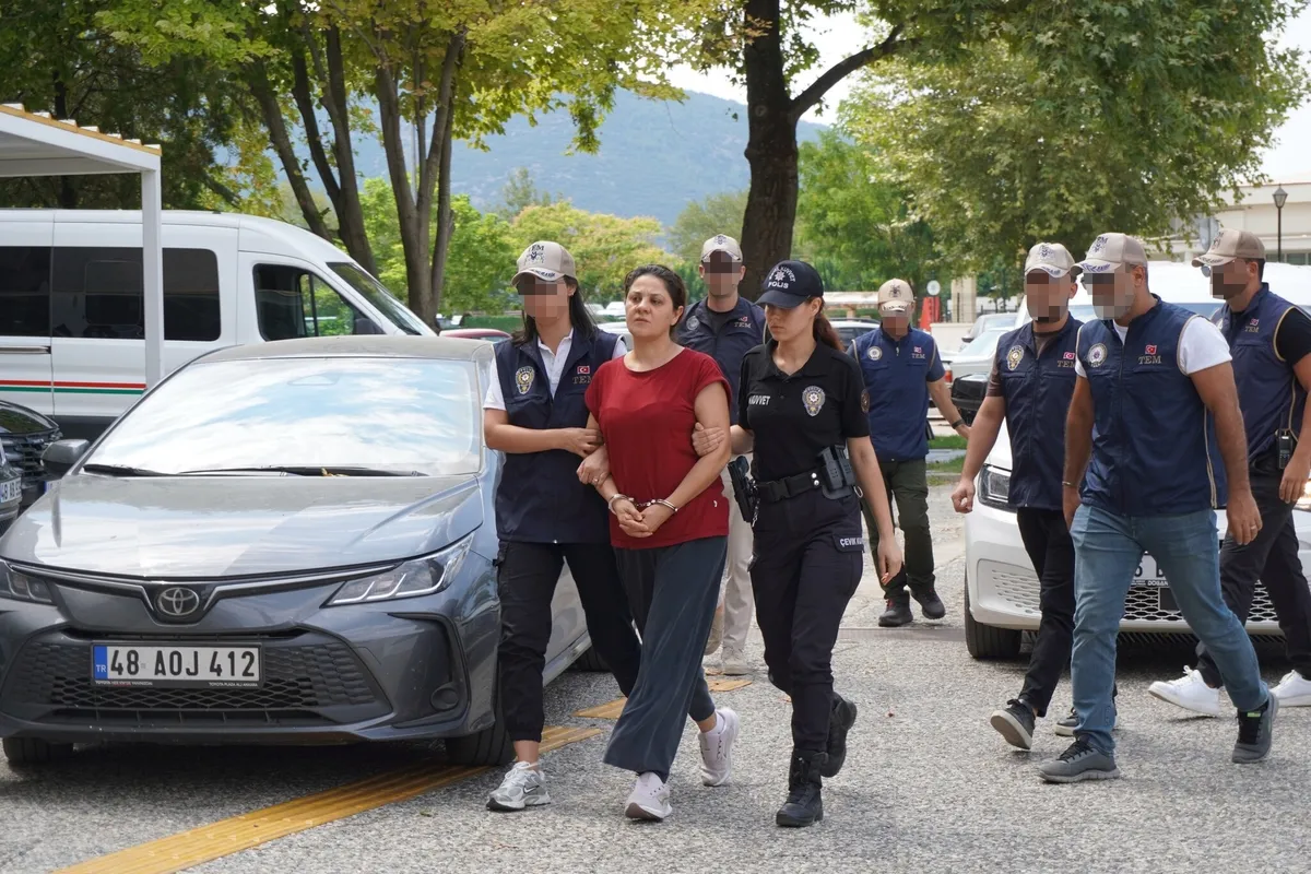 Burkay Karatepe'nin ablasının FETÖ'cülere lojistik destek verdiği ortaya çıktı! 10 yıllık ihanet yazışmalar taslak klasöründe: "Her pazar olmasın arada şaşırtalım"-8