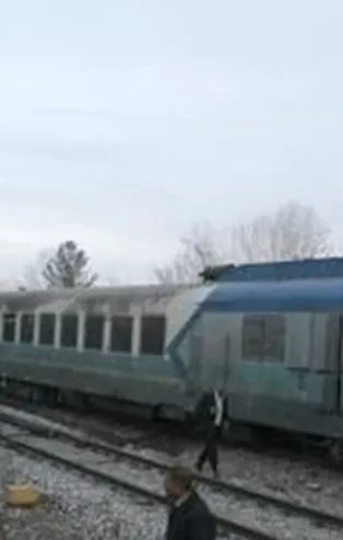 İran’da yolcu treni raydan çıktı: 17 ölü, 50 yaralı