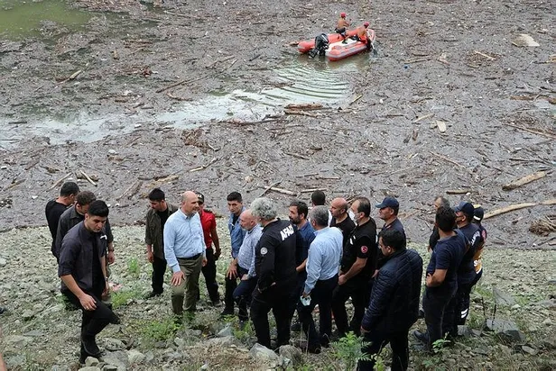 tarim-ve-orman-bakan-bekir-pakdemirli-rize-ve-artvinde-sel-bolgesini-inceledi-sali-gunune-dikkat-1627224808147.jpeg Tarım ve Orman Bakan Bekir Pakdemirli, Rize ve Artvin'de sel bölgesini inceledi! Salı gününe dikkat...-5