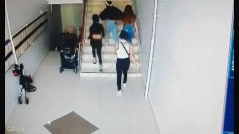 Bebek kamerası ortaya çıkardı! Kapı kapı gezip aradılar! 4 kadın böyle yakalandı: Evde yaptıkları görenleri hayrete düşürdü-2