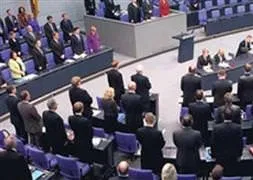 Türklere saygı için ayaktalar