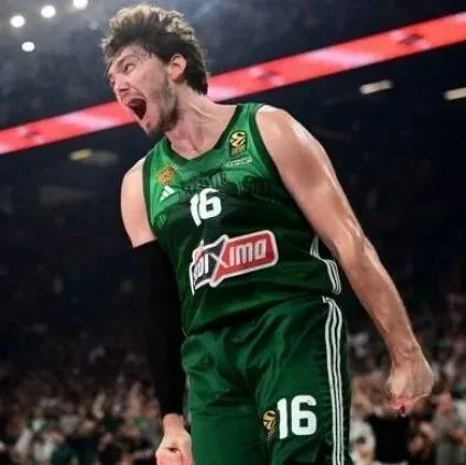 Cedi Osman Pana ile uzattı