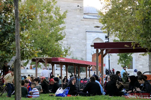 İstanbul'da 5.8'lik deprem sonrası milyonlar sokaklara akın etti! İşte İstanbul'dan kareler... - 35