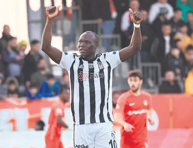 Aboubakar’da son karar Gio’nun