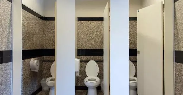 Umumi Tuvalet Kapılarındaki Boşluk Neden Var? Gizem Çözüldü!