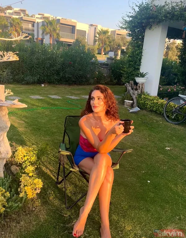 HAVUZ BAŞI POZLARI Selin Genç geçen günlerde ise havuz başı pozlarını takipçilerinin beğenisine sunmuştu.