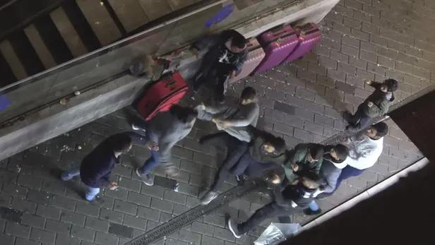 Taksim'de meydan savaşı! Birbirlerine girdiler-6