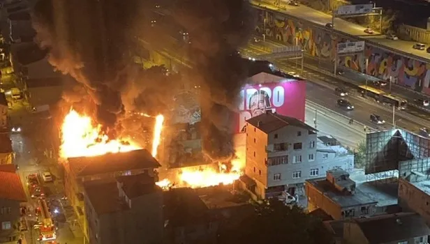 SON DAKİKA HABER! İstanbul Kadıköy Fikirtepe'de büyük patlama! Binalar alev aldı! Yangından ilk görüntüler