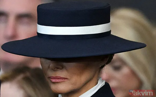 Görüntüler gündem oldu! Donald Trump şapka yüzünden eşi Melania'yı öpemedi - 3